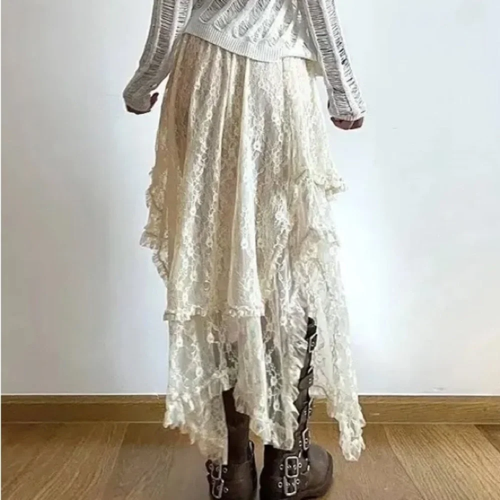 Elegant Cream Lace Women Skirt - Picture 4 of 11